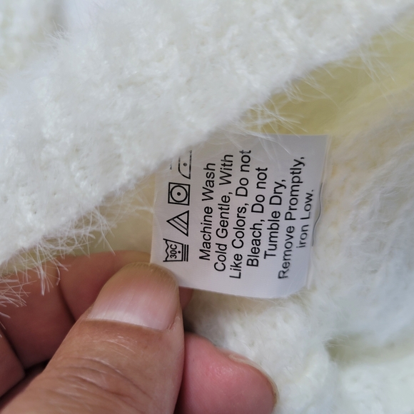 Princess Polly The Henrik Cropped Sweater Long Sleeve White Women's Sz 4 - Picture 14 of 15